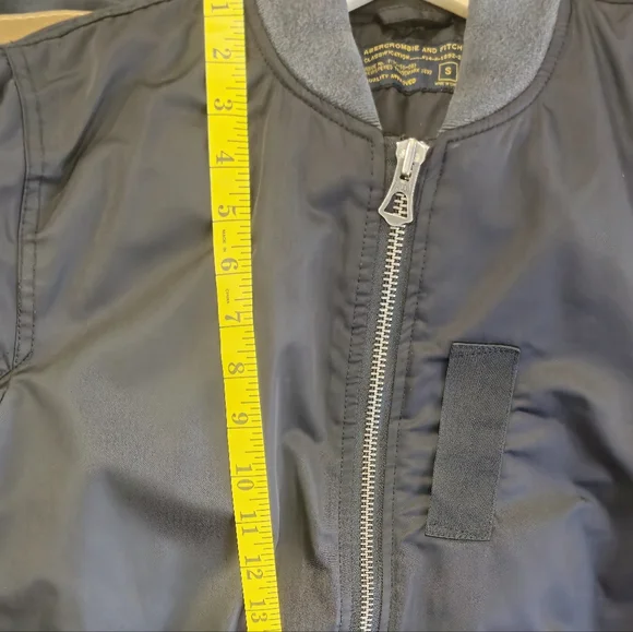Men's Abercrombie & Fitch Bomber Jacket - Picture 13 of 13